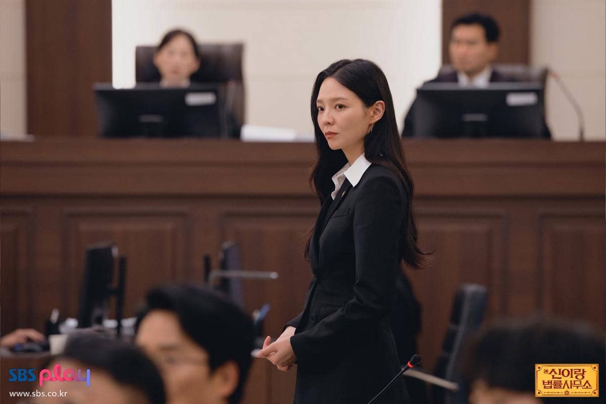 Esom di Phantom Lawyer
