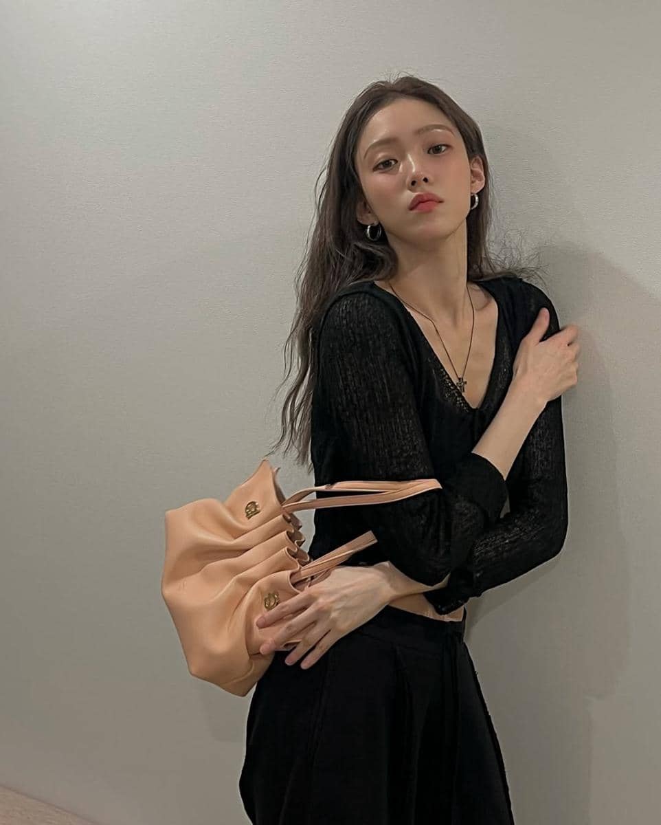 inspirasi gaya ala Lee Sung Kyung