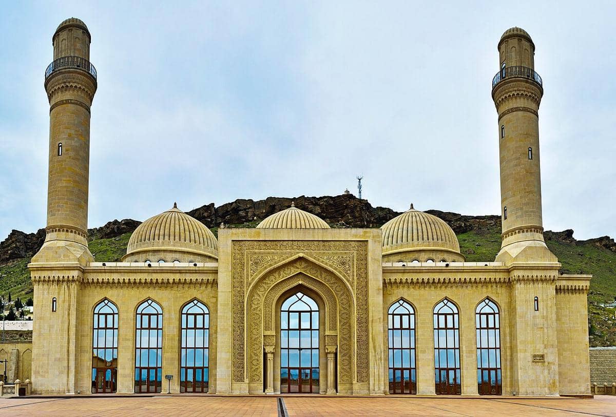 Masjid Bibi-Heybat, Permata Tersembunyi di Tepi Pantai Kaspia