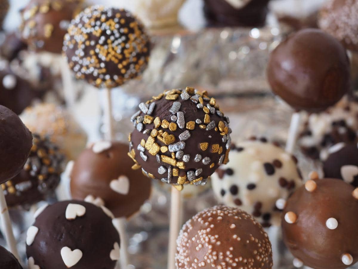 ilustrasi cake pops