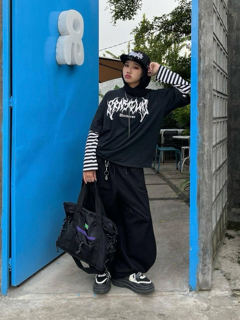 OOTD Hijab Skena ala Putri Rianto