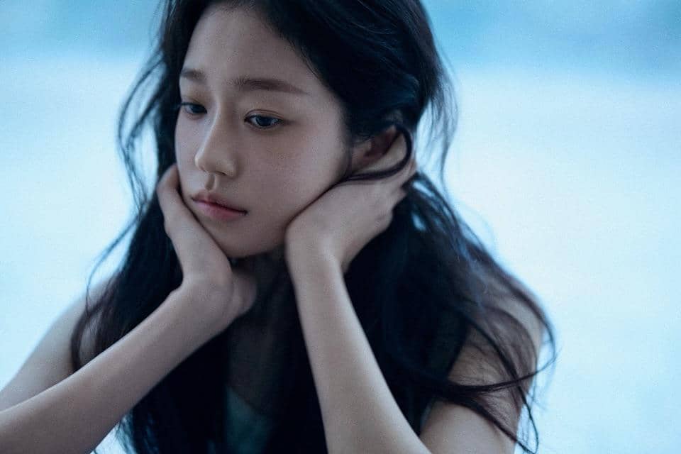 Potret Roh Yoon SeoPotret Roh Yoon Seo