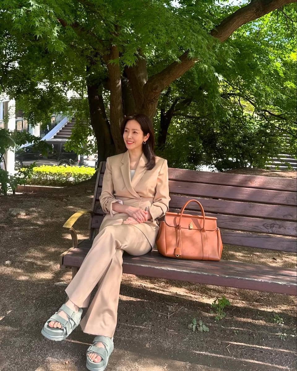 inspirasi outfit ala Han Ji Min