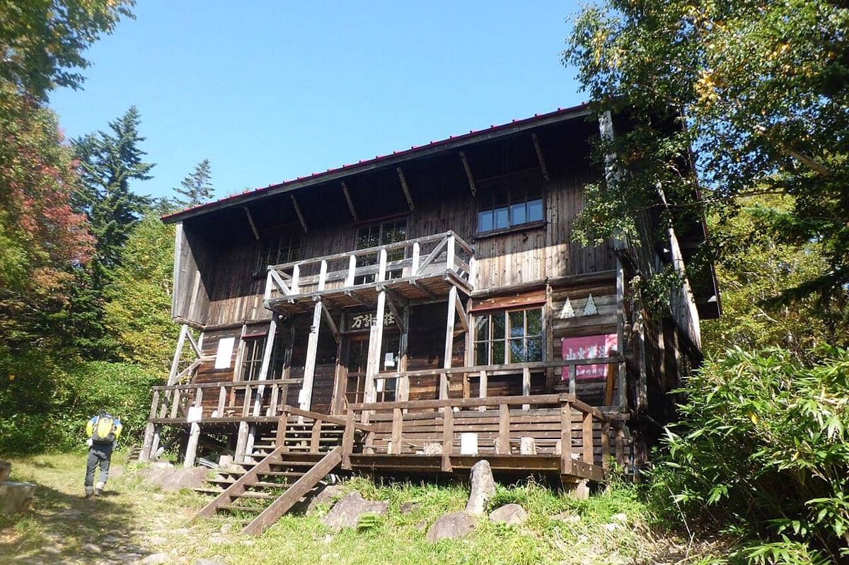 ilustrasi bangunan mountain hut