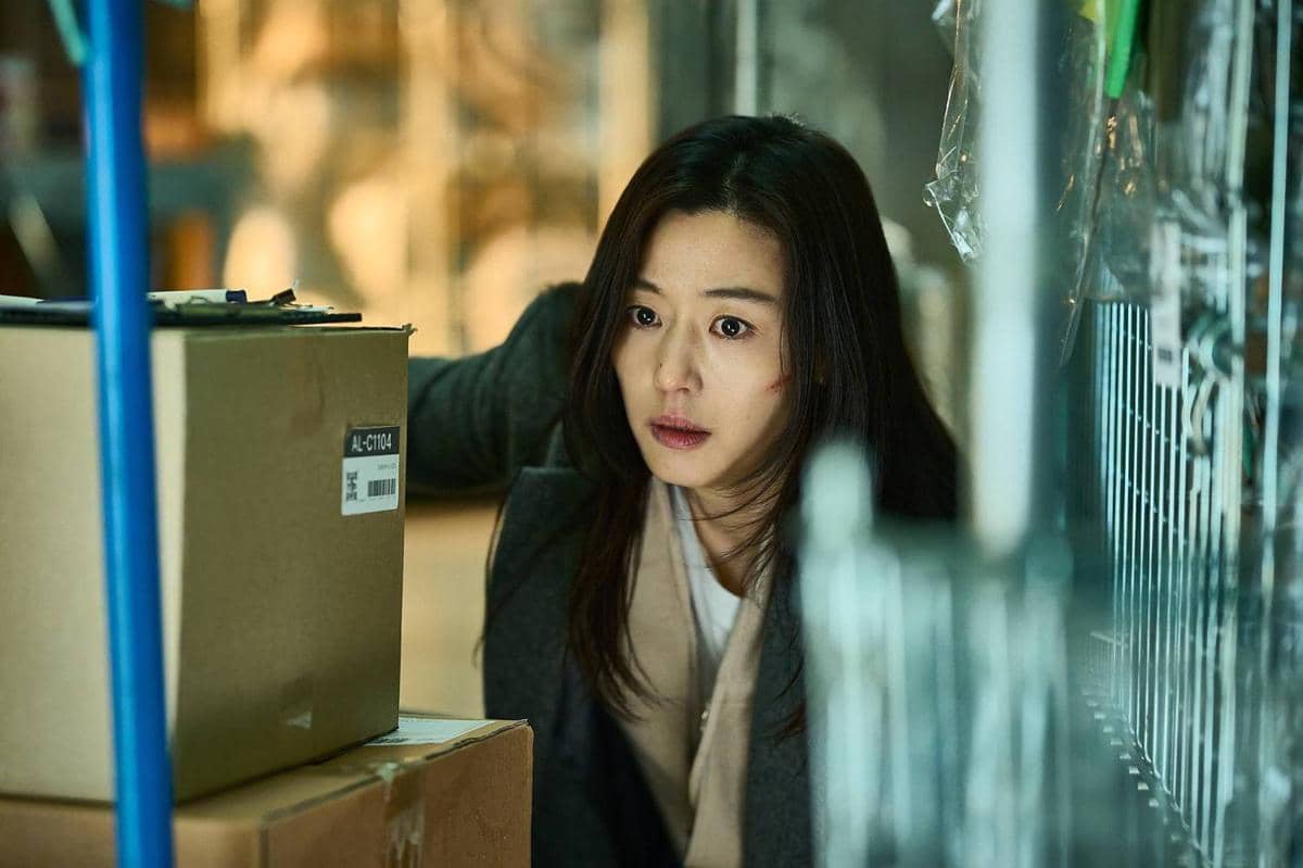 Still cut Jun Ji Hyun di film Colony