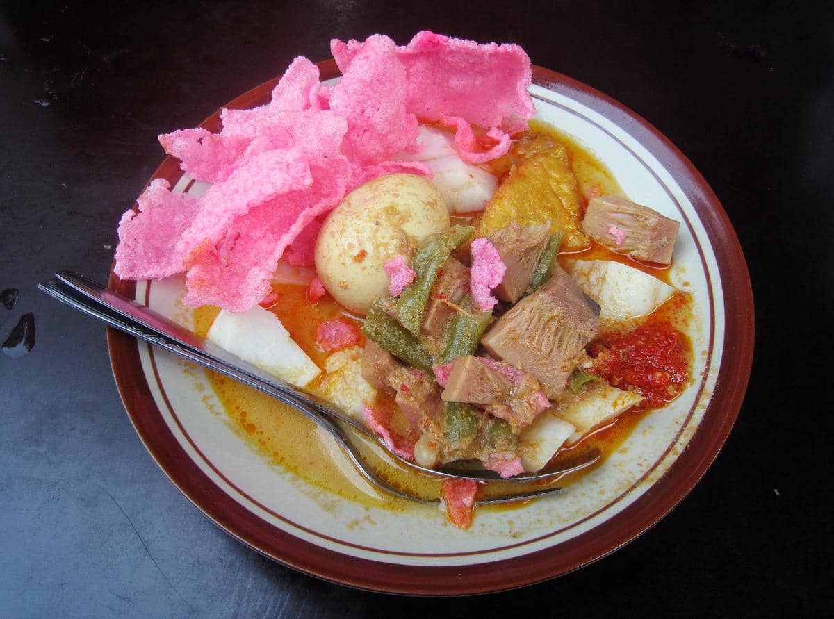 ilustrasi lontong sayur