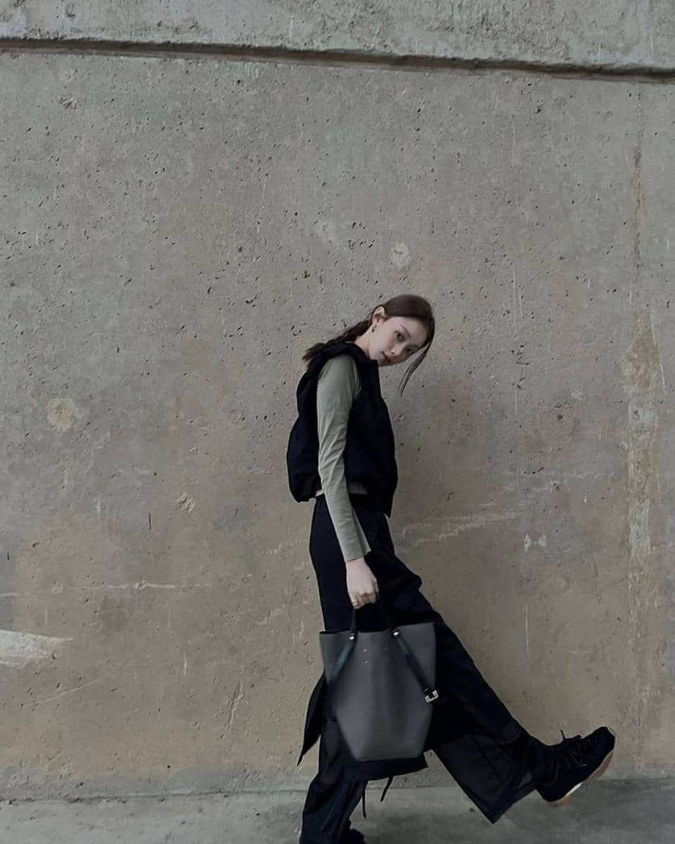 inspirasi outfit ala Lee Sung Kyung