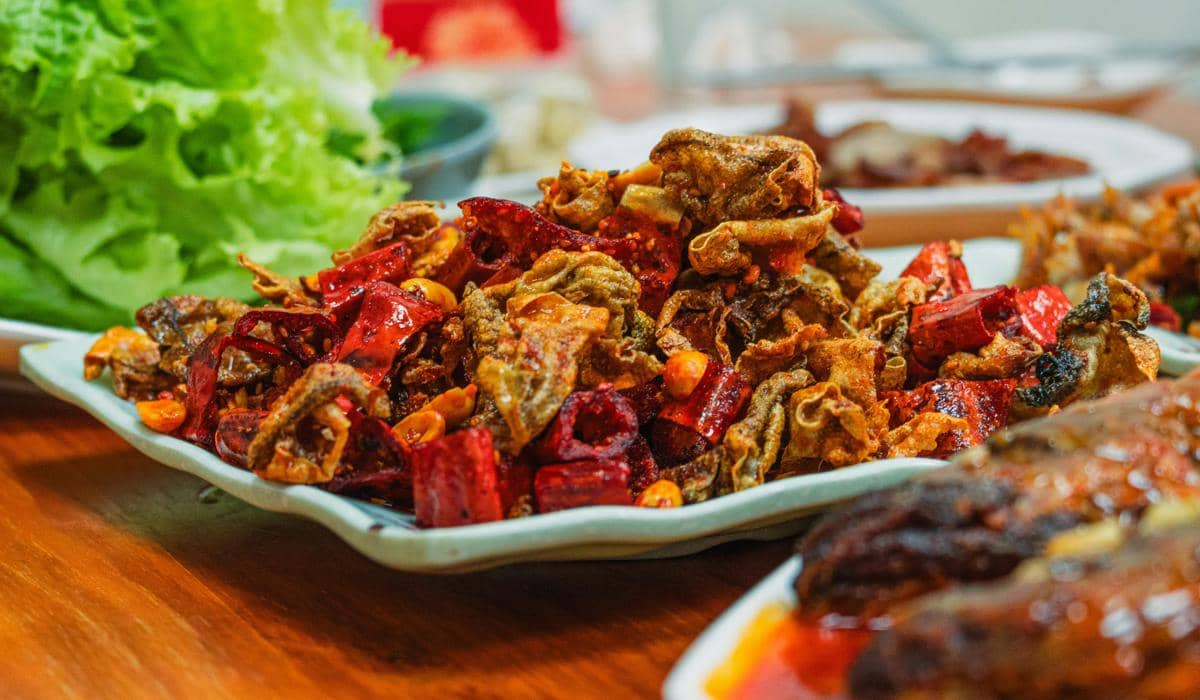 ilustrasi ayam suwir bali kemangi