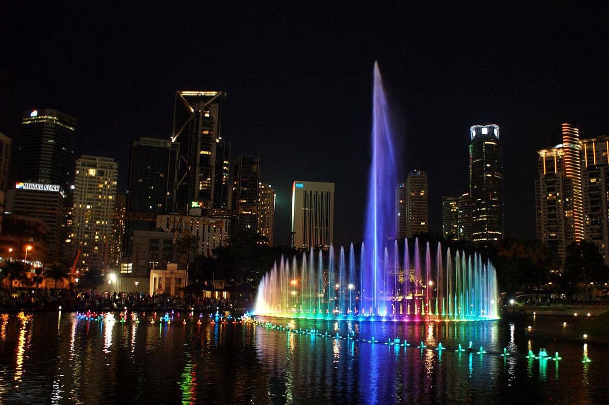 Lake Symphony Fountain Show