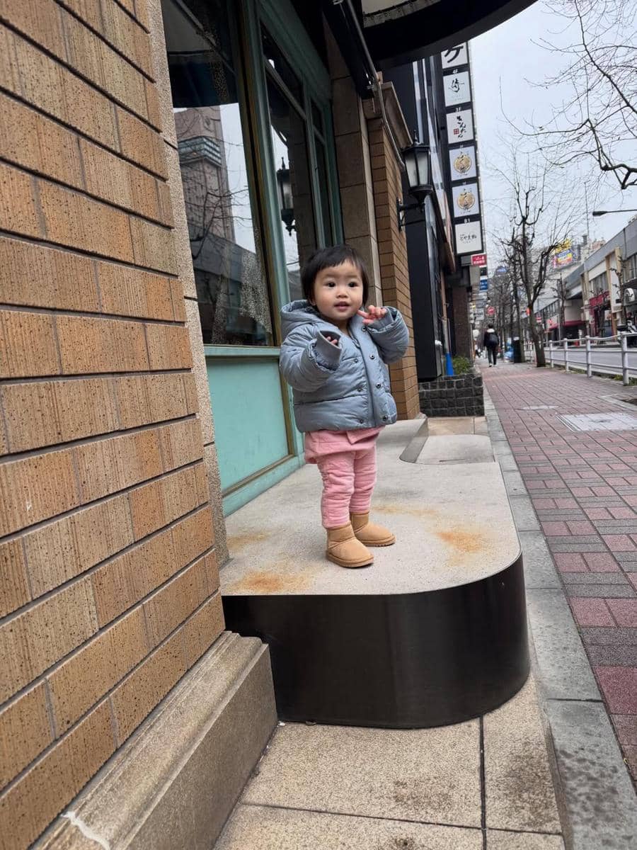 Keluarga Gritte Agatha saat jalan-jalan di Tokyo