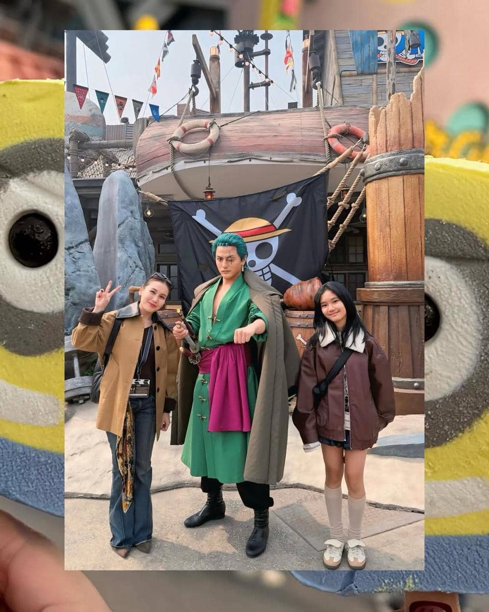 Ayu Ting Ting dan Bilqis liburan ke Universal Studio Beijing