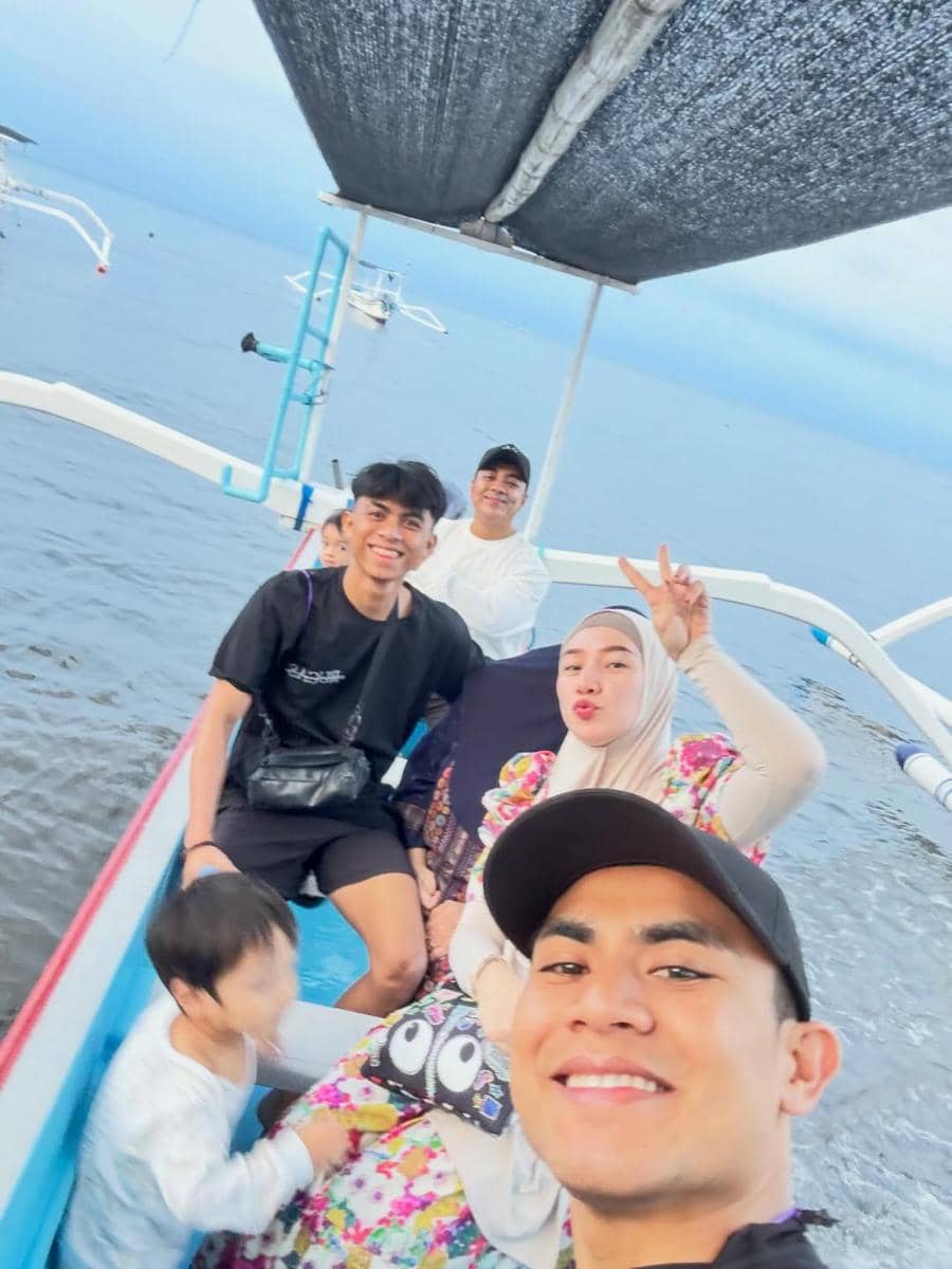 Keluarga Indri Giana berlibur ke Bedugul, Bali