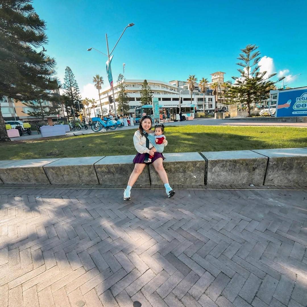 Keluarga Kiky Saputri main ke pantai di La Perouse, Australia