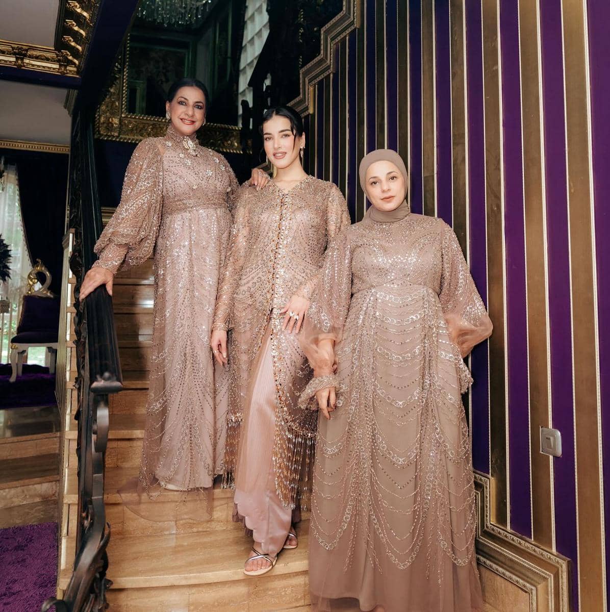 Gaya Lebaran Keluarga Tasya dan Tasyi dari Tahun ke Tahun