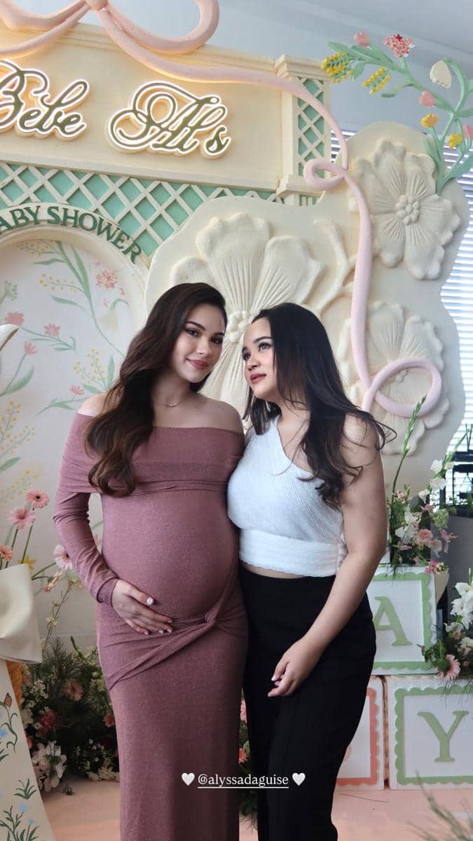 Gaya Alyssa Daguise di Baby Shower dan Birthday Party