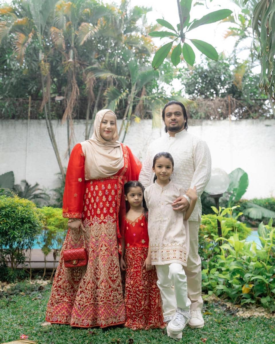 Gaya Lebaran Keluarga Tasya dan Tasyi dari Tahun ke Tahun