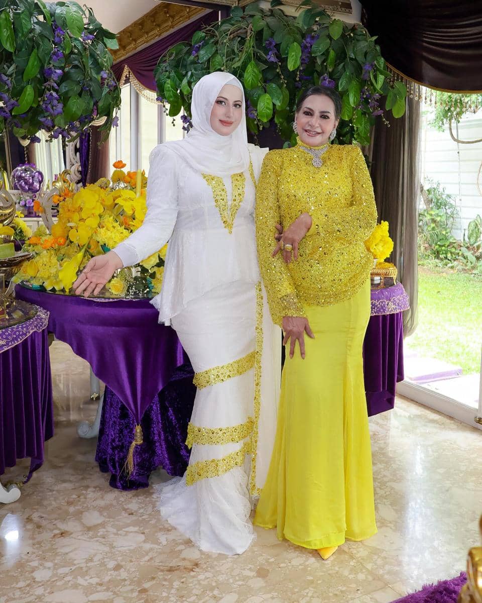 Gaya Lebaran Keluarga Tasya dan Tasyi dari Tahun ke Tahun