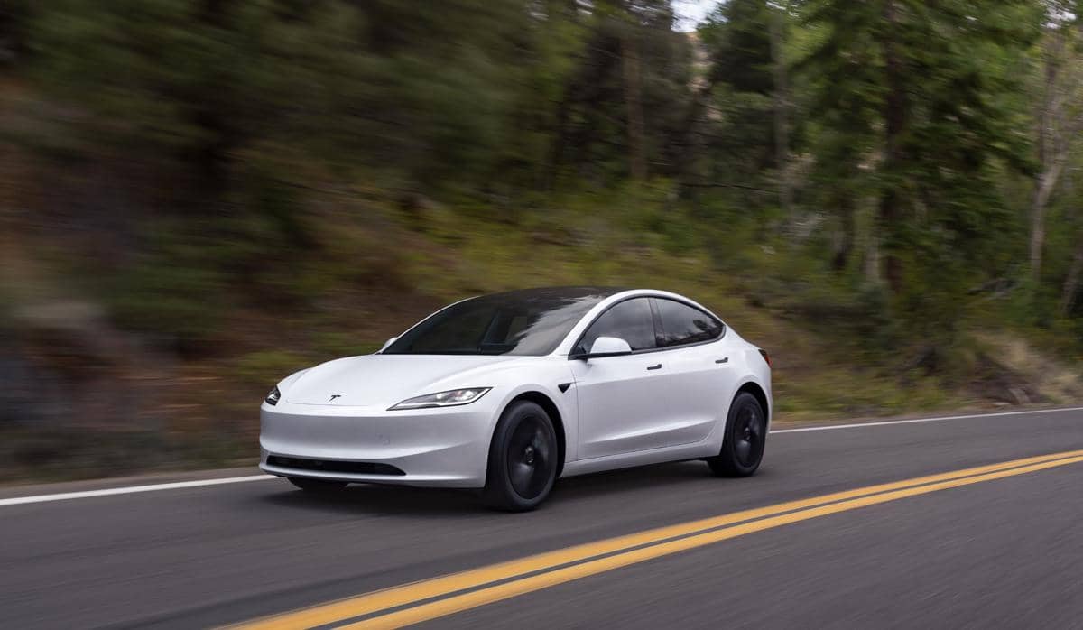 ilustrasi Tesla Model 3