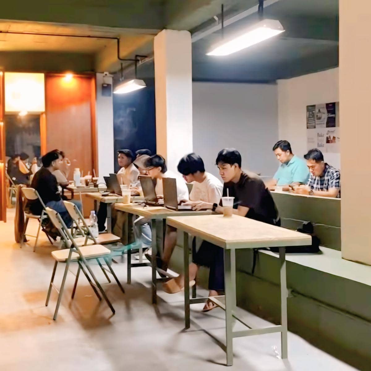 Bun Kopi Cabang Tugu Adipura