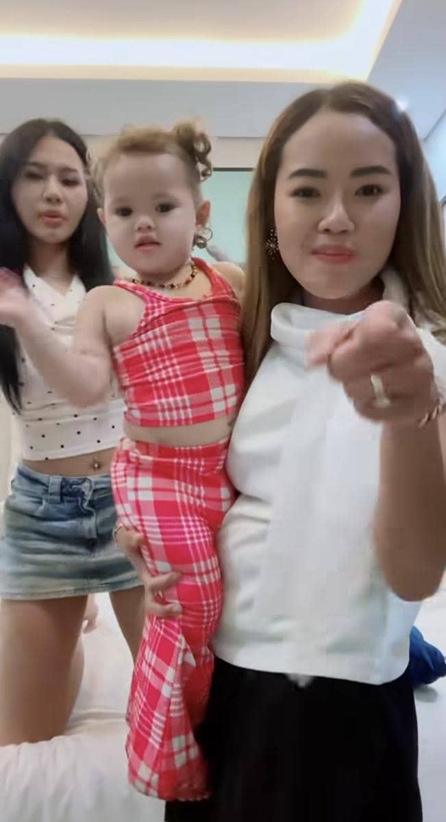 OOTD Ibu-Anak ala Briella dan Mama Niken (instagram.com/niken.havana_)