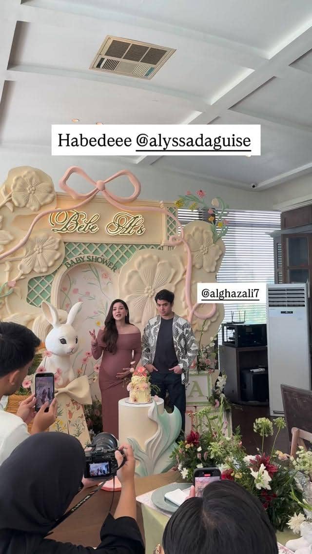 Gaya Alyssa Daguise di Baby Shower dan Birthday Party