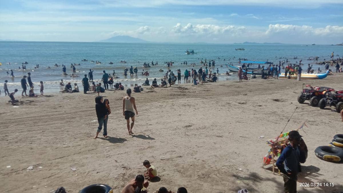 Kunjungan Wisata di Pantai Anyer Tembus 233 Ribu, Naik 20 Persen