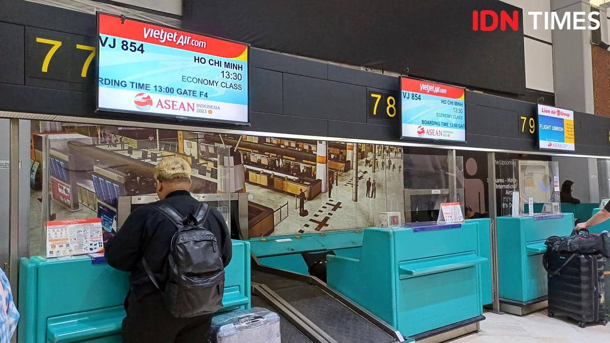 Potret konter checkin bandara