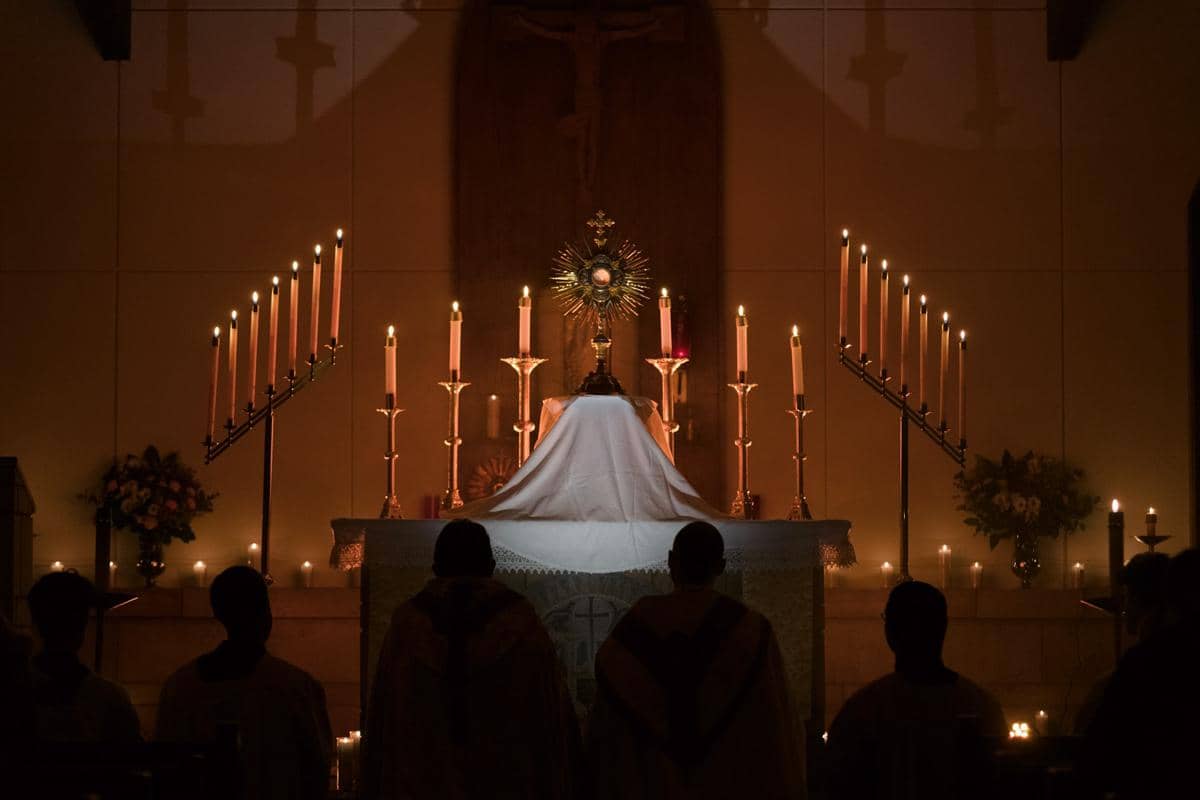 Ilustrasi Kamis Putih (unsplash.com/Photo by Josh Applegate)