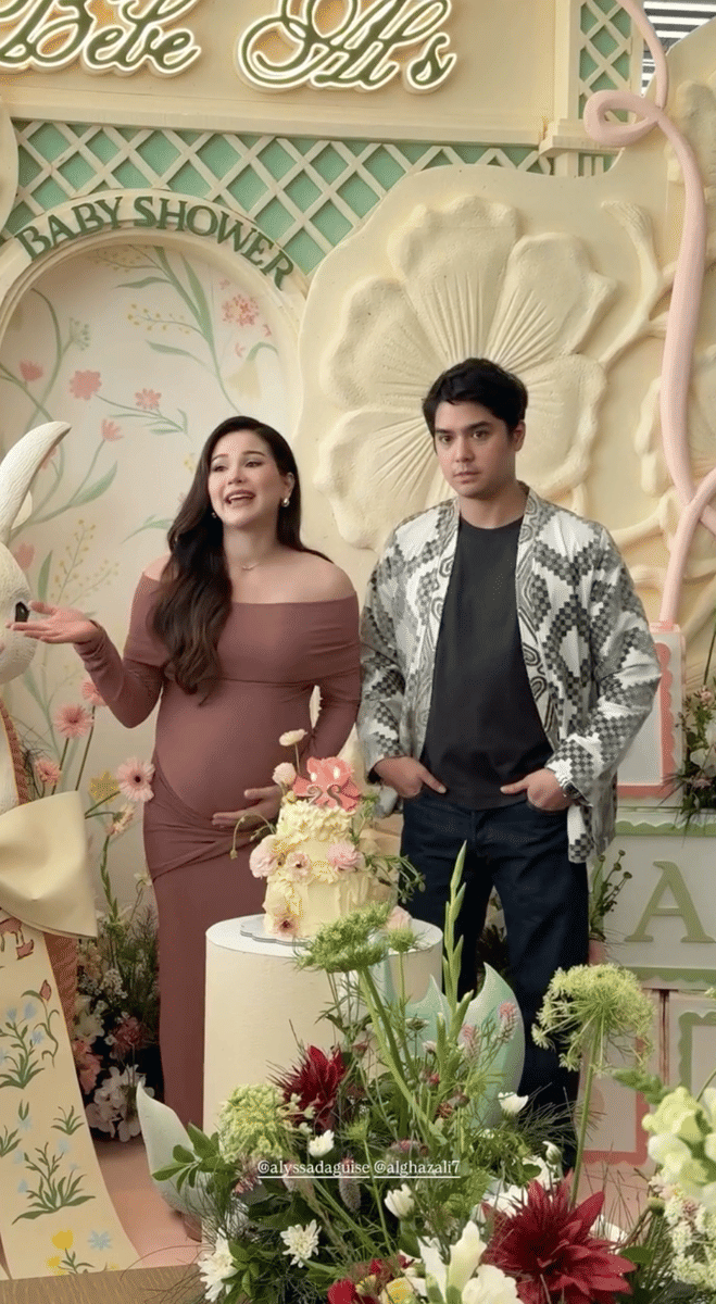 Gaya Alyssa Daguise di Baby Shower dan Birthday Party