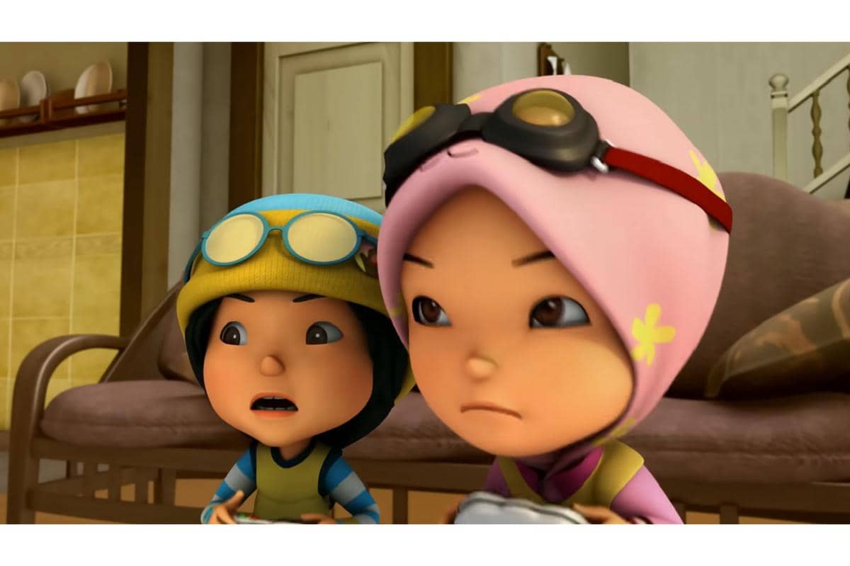 Ying dan Yaya bermain video game bareng untuk menyelamatkan dua kawannya yang terjebak di dunia game