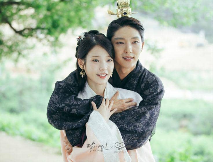 IU dan Lee Joon Gi dalam drama Moon Lovers: Scarlet Heart Ryeo