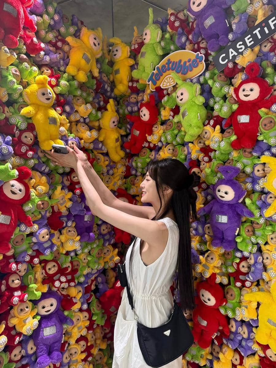 inspirasi outfit kencan ala Hayoung Apink