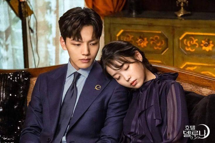 Yeo Jin Goo dan IU dalam drama Hotel Del Luna
