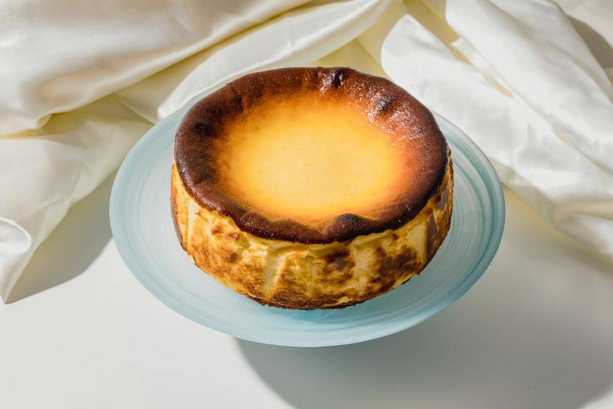 5 Bahan Dasar Burnt Cheesecake ala Bakery, Bikin Teksturnya Lumer!