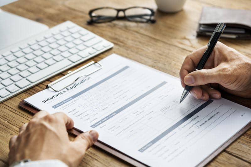 ilustrasi mendaftar asuransi