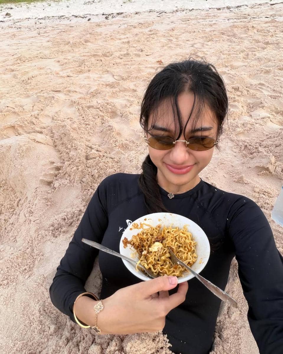 Azizah Salsha saat liburan ke Labuan Bajo