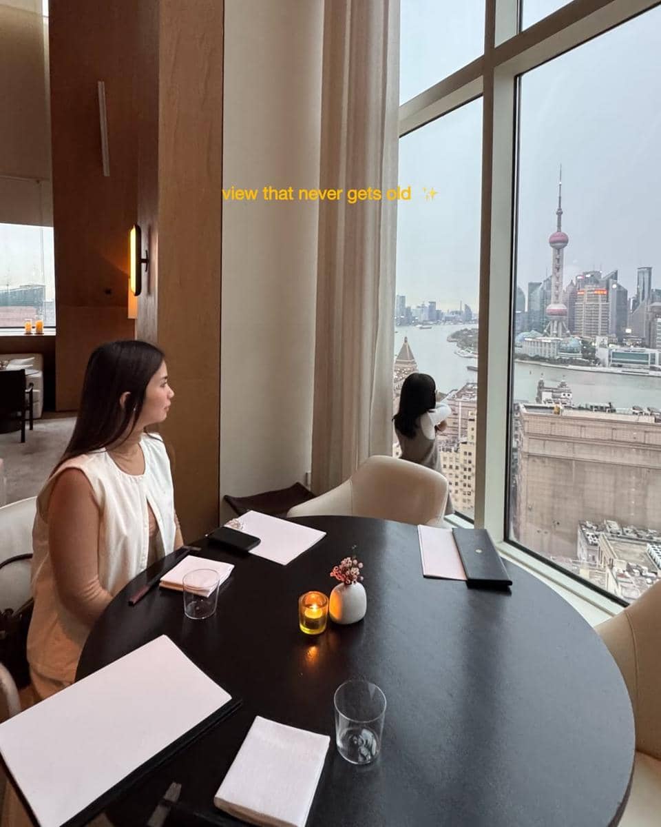 Keluarga Dion Wiyoko berlibur ke Shanghai