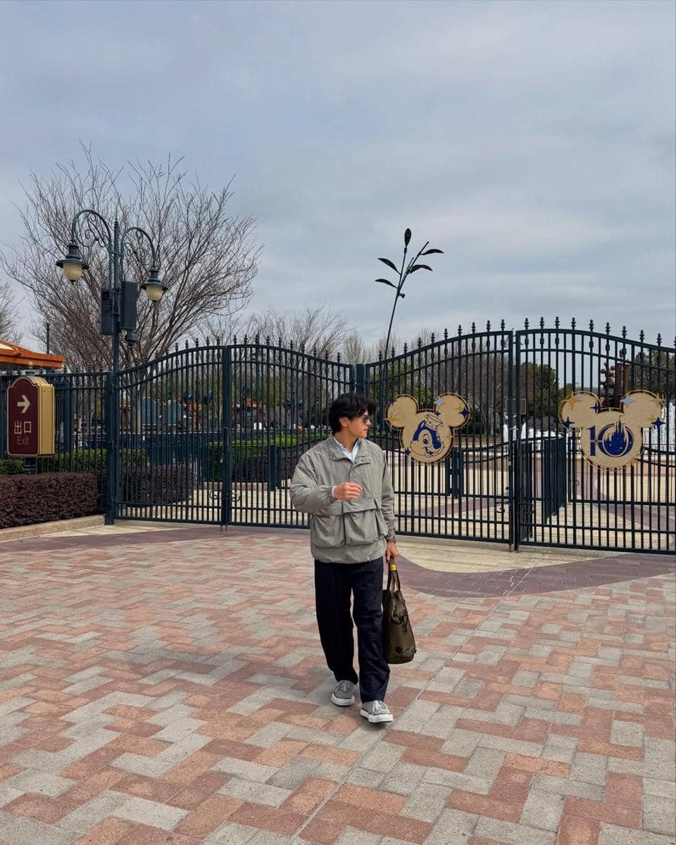 Keluarga Dion Wiyoko berlibur ke Shanghai