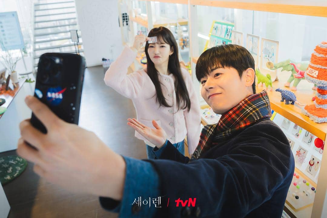 Still cut Siren's Kiss