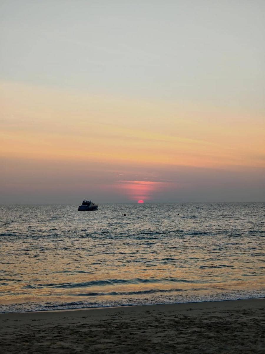 Mikha Tambayong liburan di Thailand