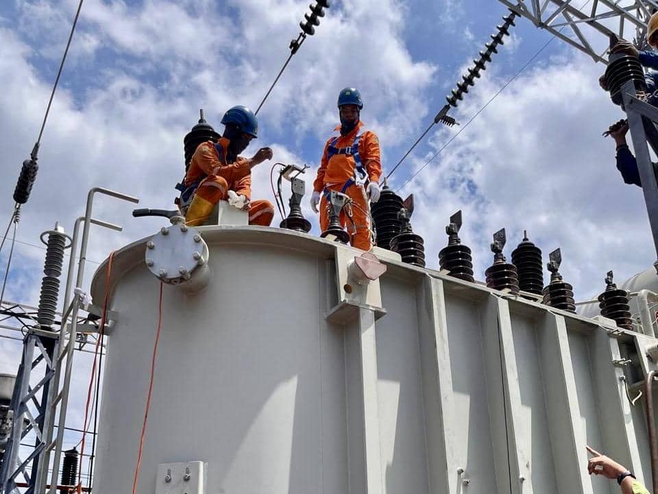 Pln, trafo listrik, transmisi pln, pln salatiga