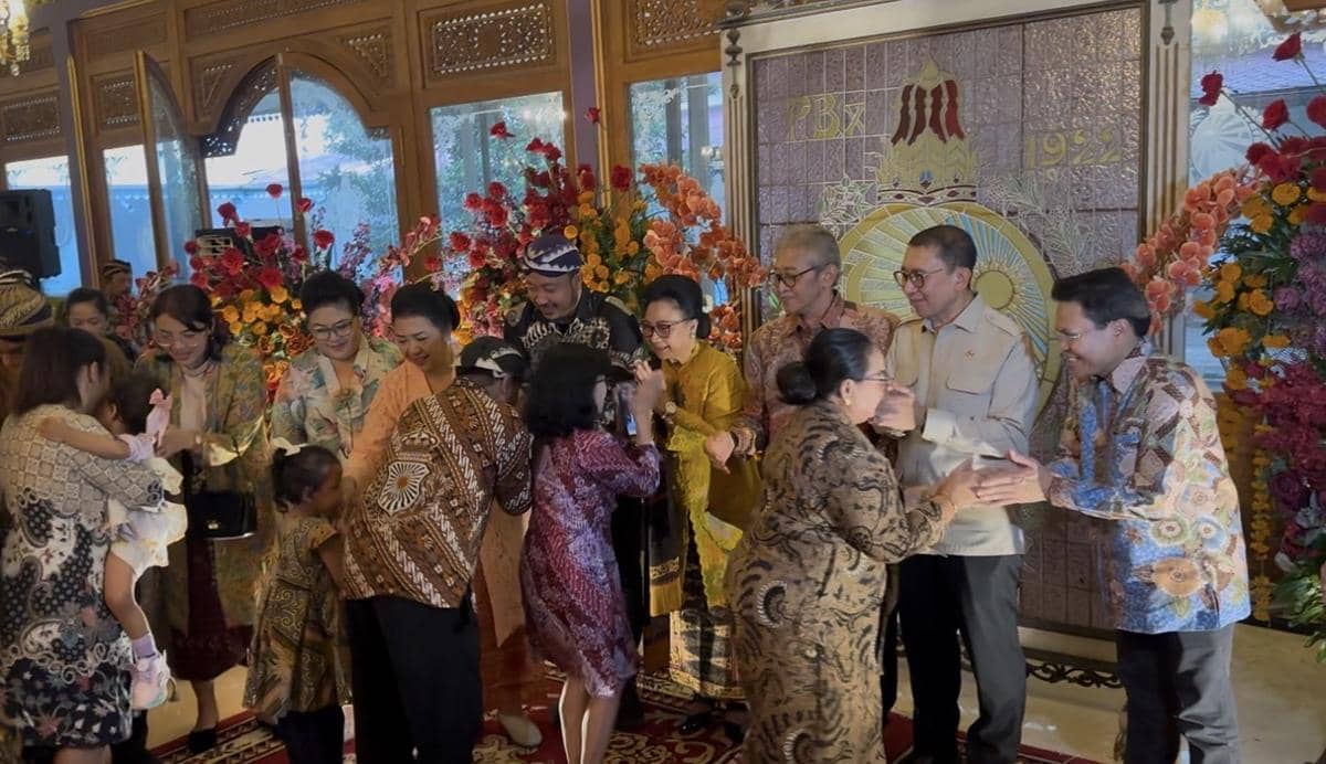 Dua Kubu Keraton Gelar Halal bi Halal di Lokasi Yang Berbeda