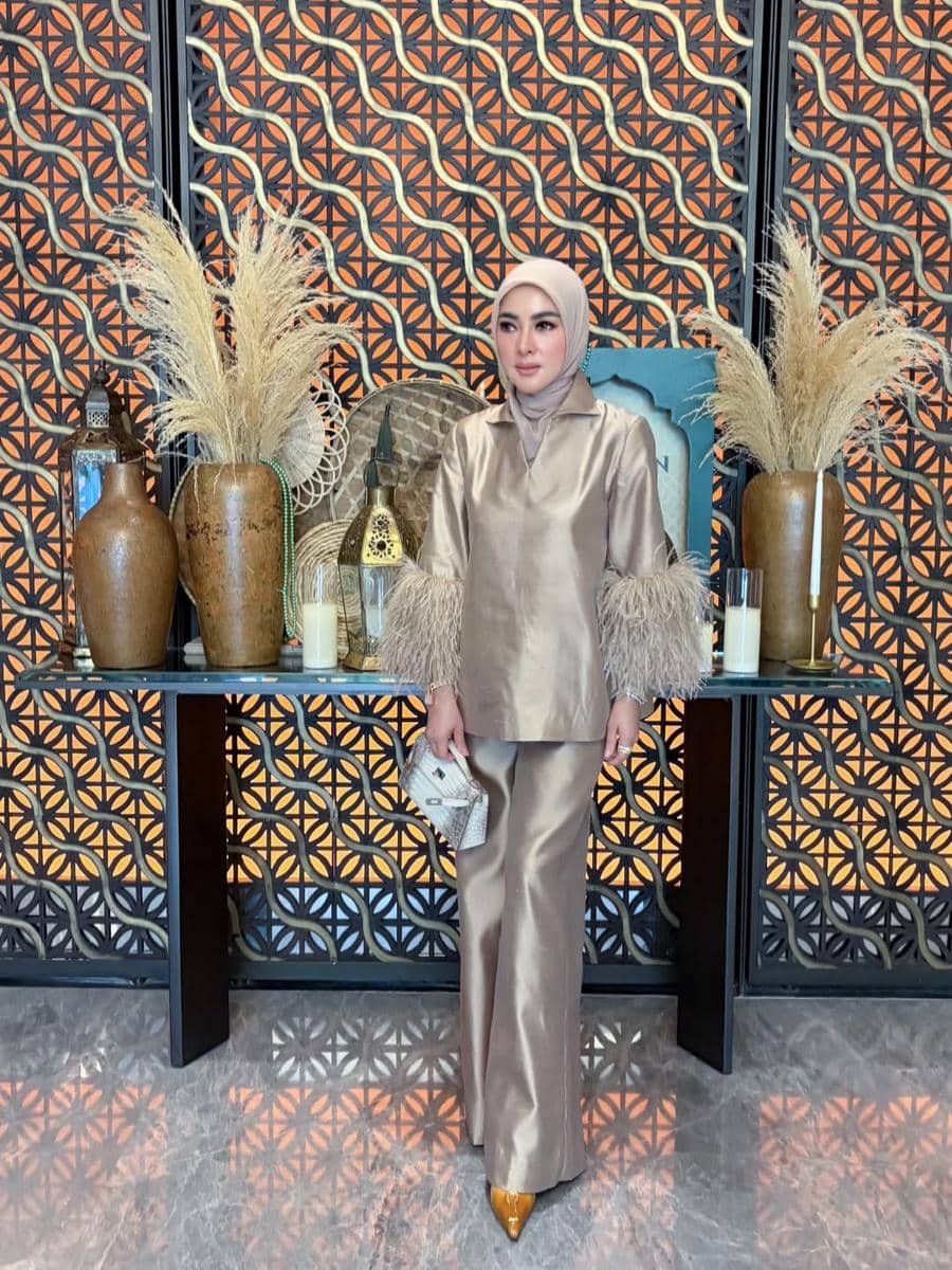 Koleksi Item Branded Artis Saat Lebaran 