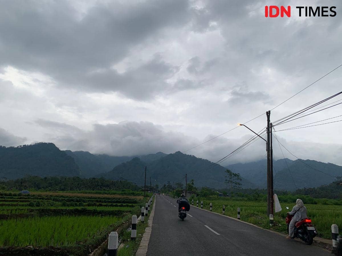 Kisah Para Pemuda Desa Pemburu Negeri Sakura