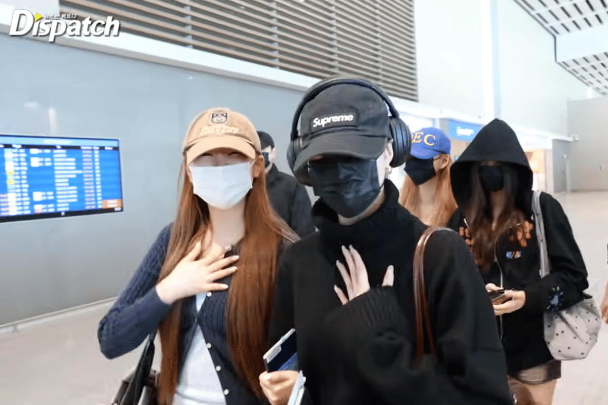 potret Ye-On dan Juun Hearts2Hearts berangkat ke Indonesia untuk fan meeting (dok. Dispatch)