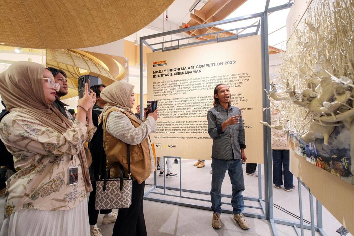 Foto 2 - M. Aidi Yupri melalui karya berjudul “Rakit Rekat Nusantara” merupakan Pemenang Grand Prize (Kategori Umum) di MR.D.I.Y. Indonesia Art Competition 2025 dan meraih Judges Pick Award (Kategori Umum) pa. Regional Art Competition 2025.jpg