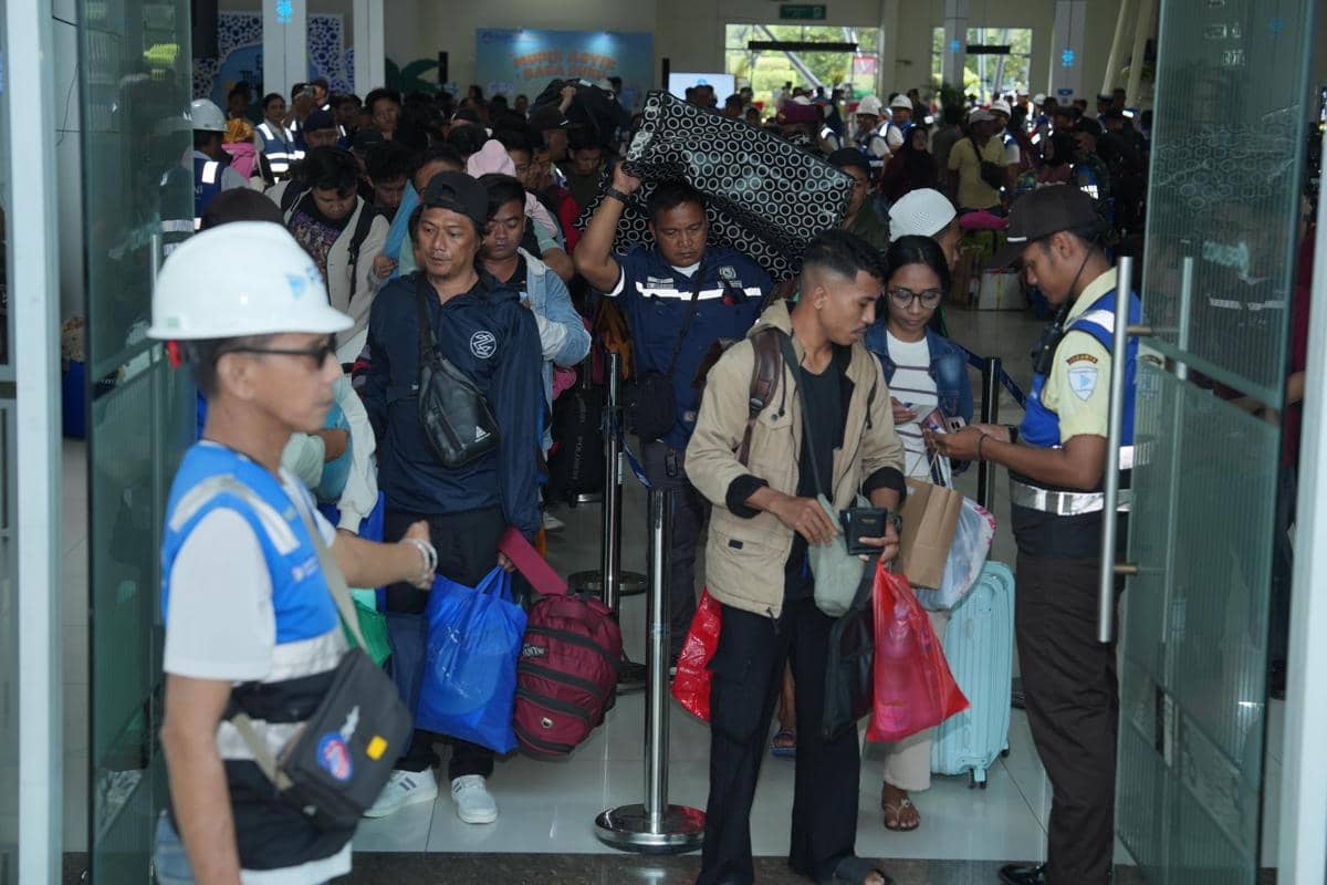 Pelni Layani 12 Ribu Pemudik Kapal di Tanjung Emas, Rute Favorit Kumai