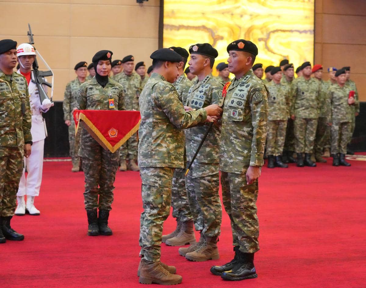 Panglima TNI Lakukan Sertijab, Bambang Trisnohadi Resmi Jabat Kaster