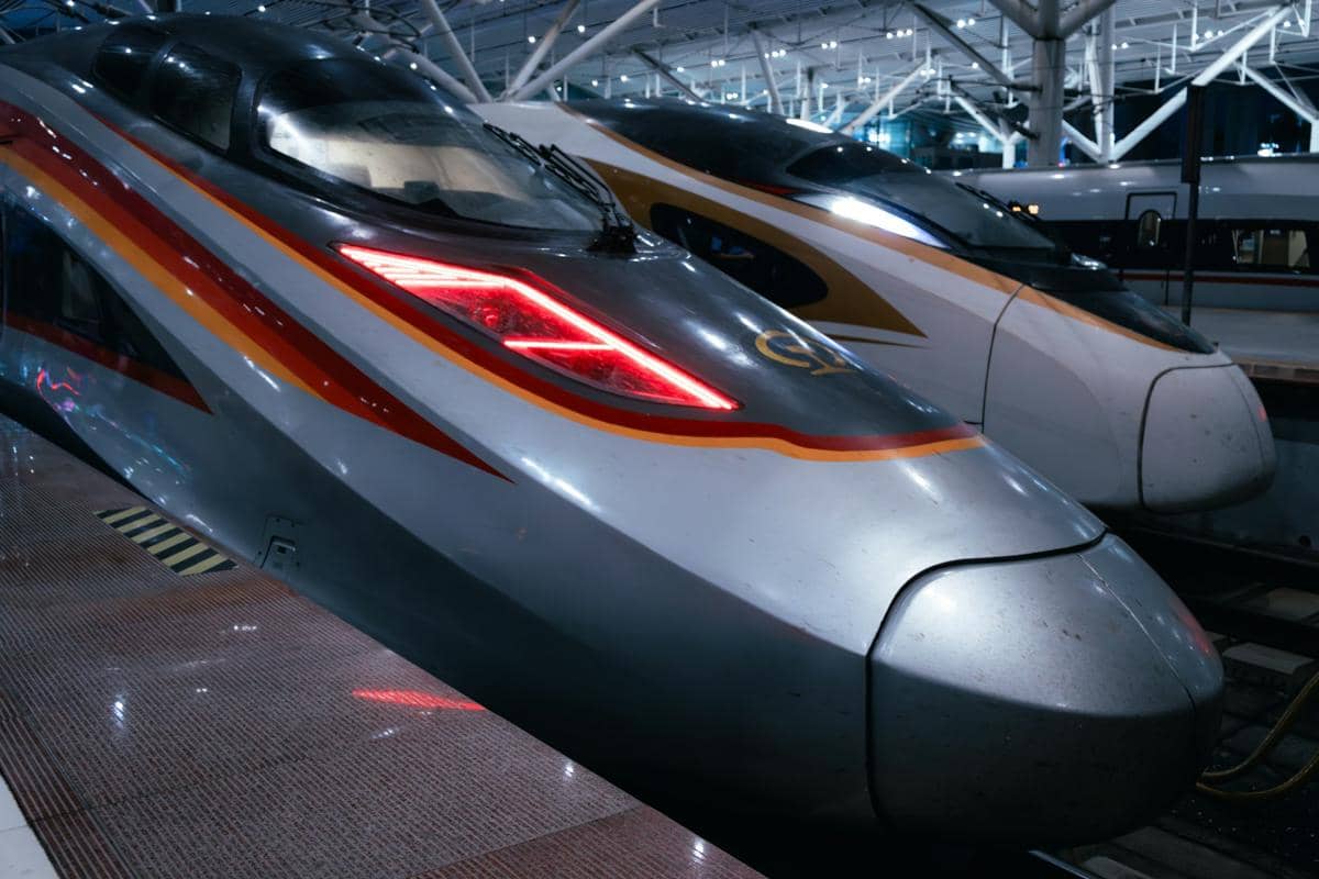 ilustrasi kereta cepat