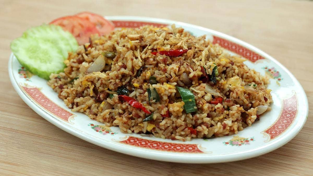 Resep Nasi Goreng Kornet, Ide Bekal Praktis yang Nikmat